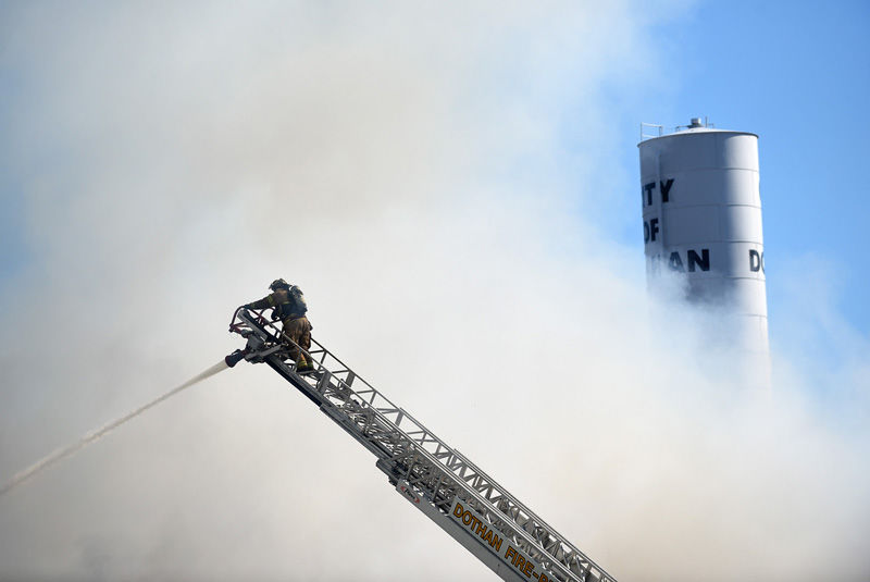 Fire destroys Meadow Gold building